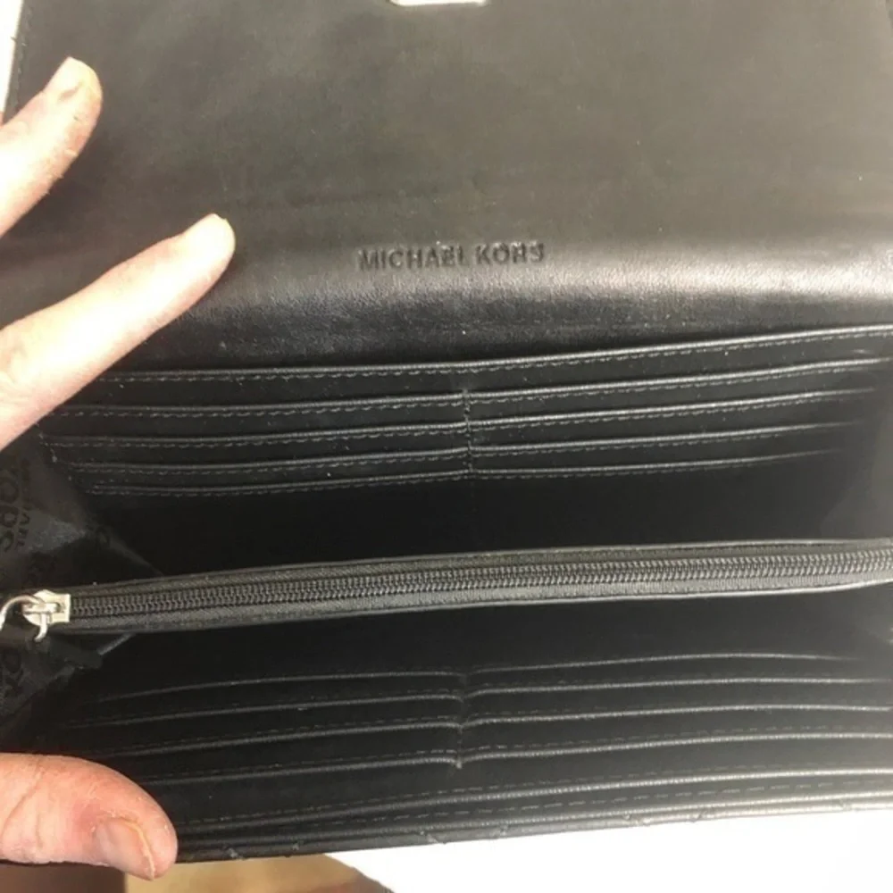 Michael kors black quilted wallet